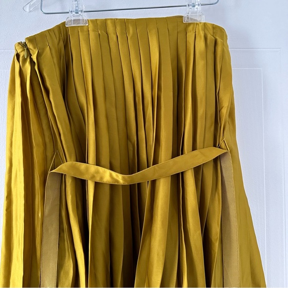 Tomy Dresses & Skirts - SILK TOMY Dress Size 8